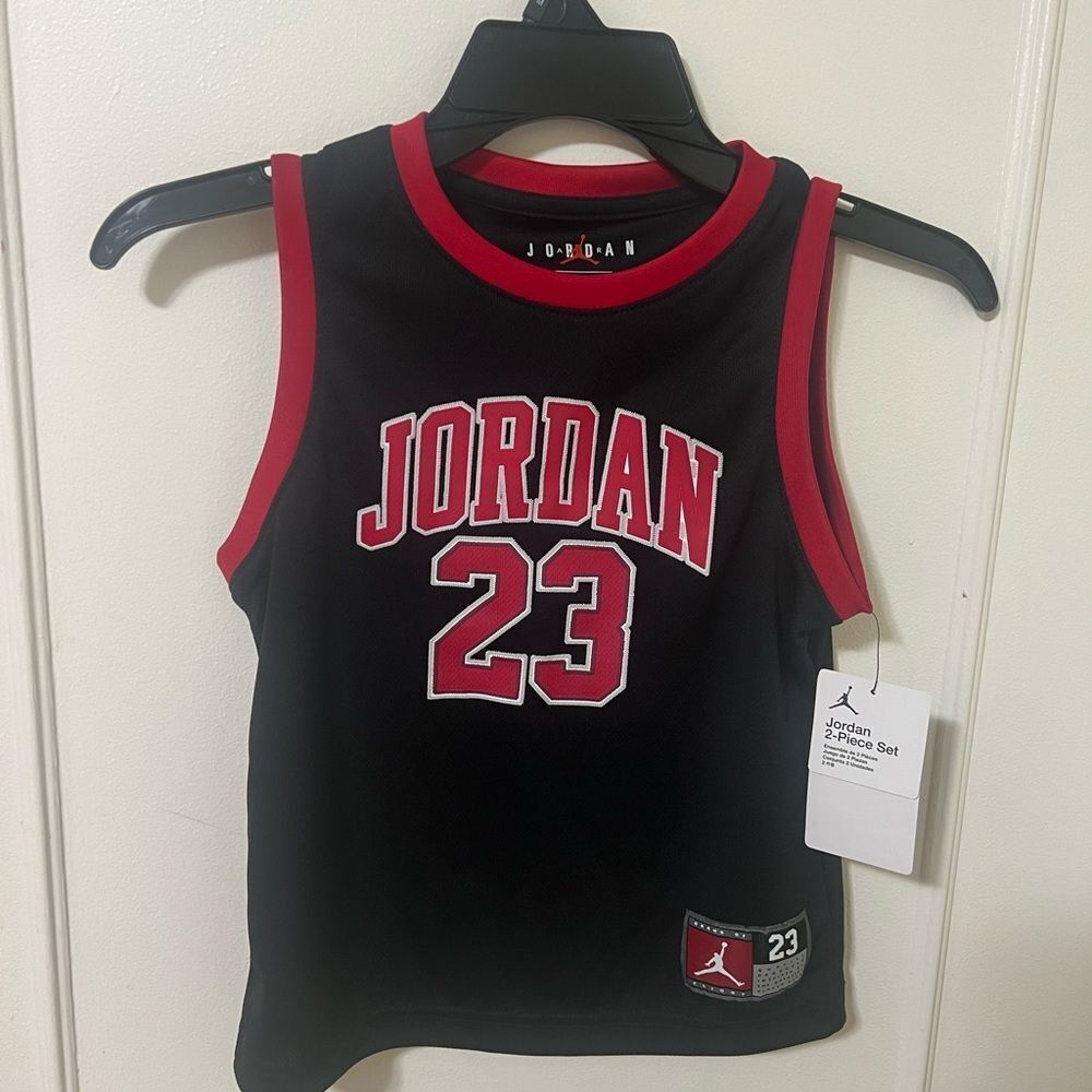 NWT Jordan Jersey & Shorts 2PC size 6-7years